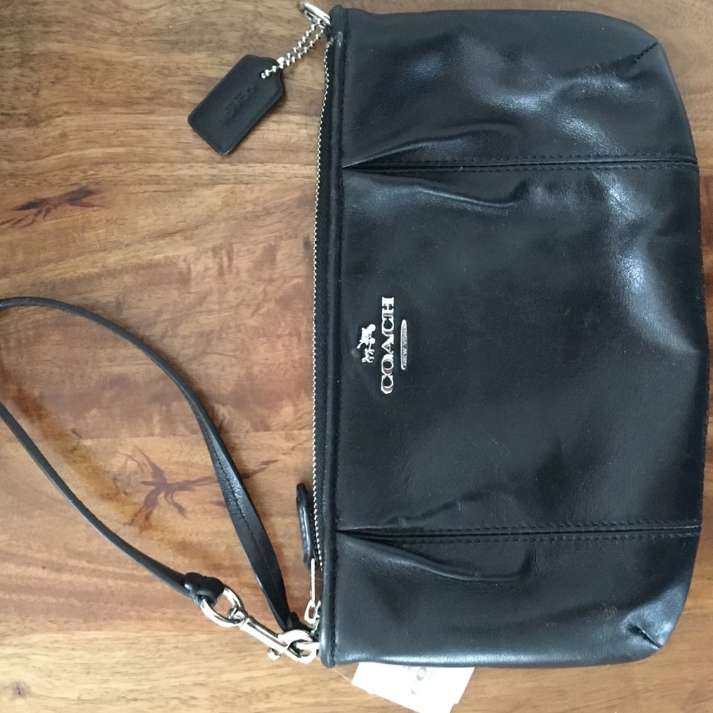 Coach Leather Zip Top Wristlet (F52153)